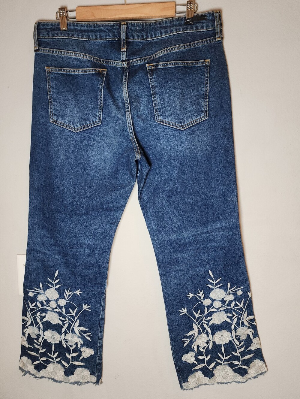 Pilcro Blue Denim Jeans with White Floral Embroidery - Picture 5 of 16